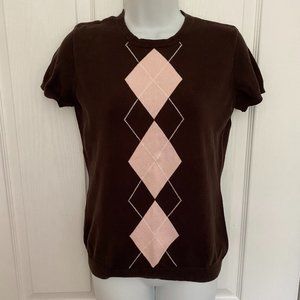Brown dressy t-shirt with pink argyle pattern